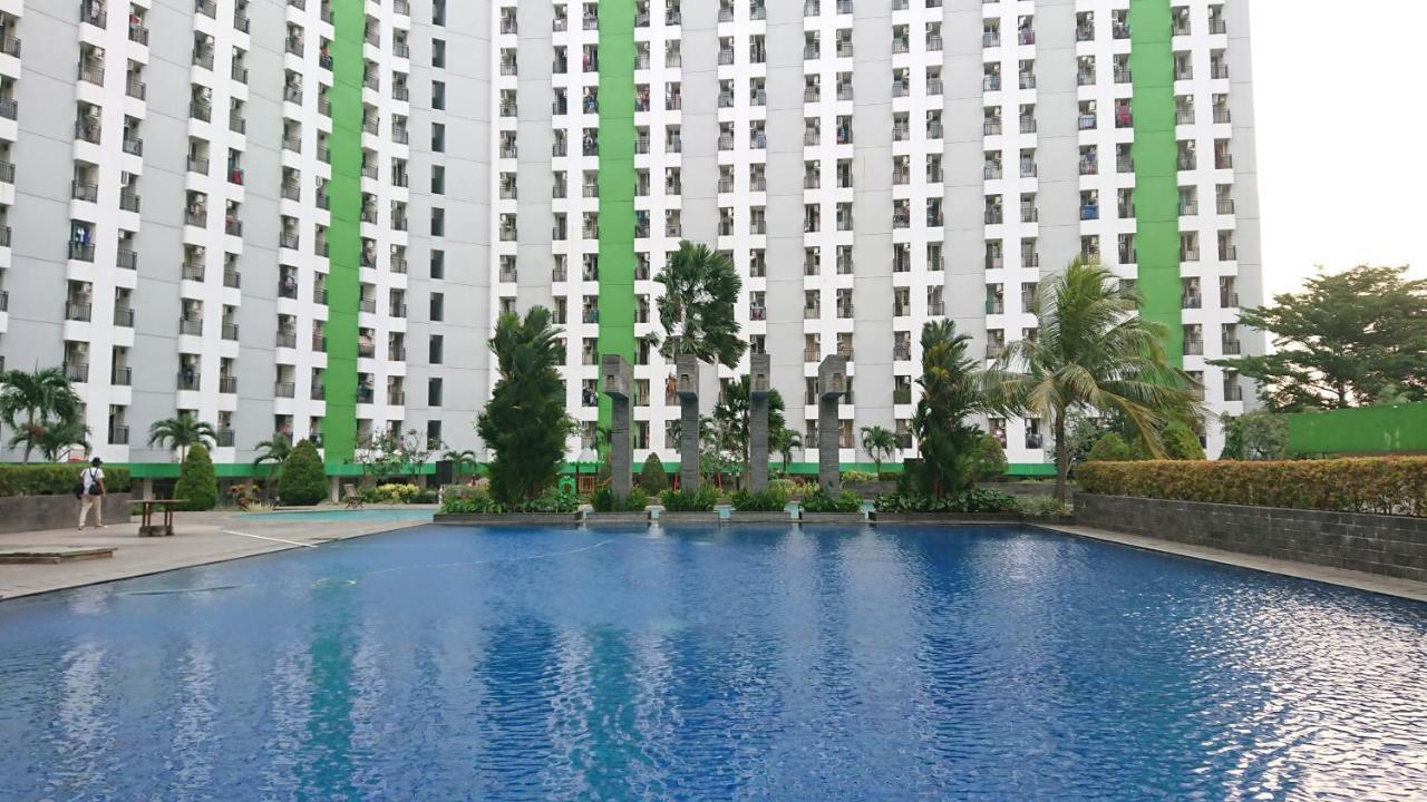 Green Lake View Just Sleep & Cozy Hotell Pondokcabe Hilir Eksteriør bilde